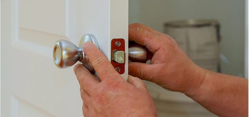 AAA Locksmiths For lock Replacement in Mendota, California